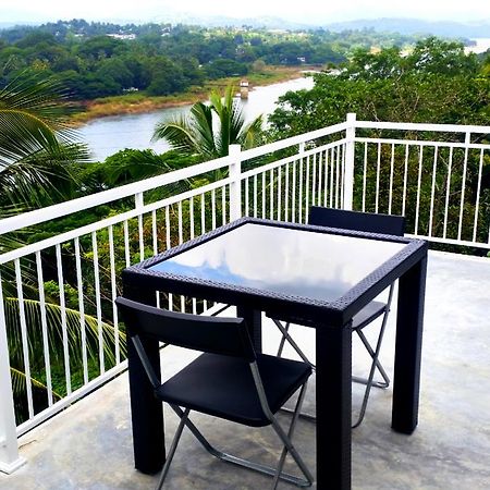 Mahaweli View Inn Kandy Bagian luar foto