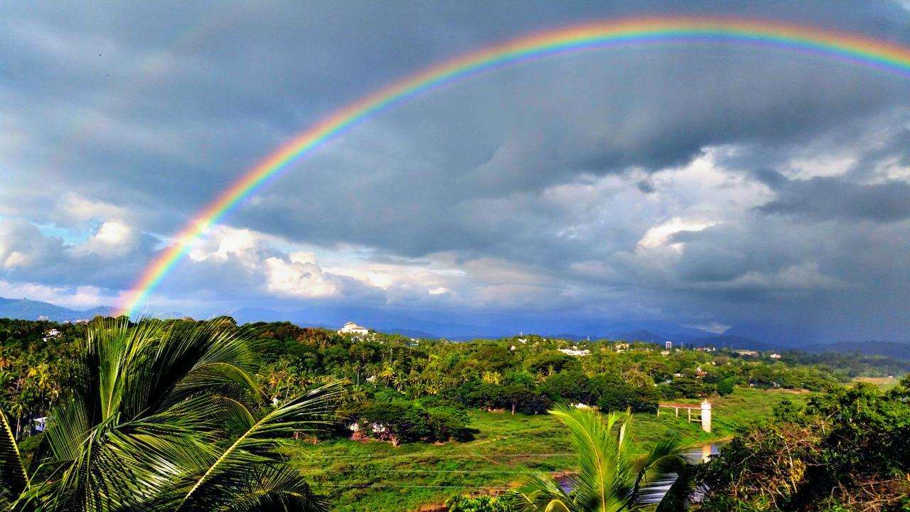 Mahaweli View Inn Kandy Bagian luar foto